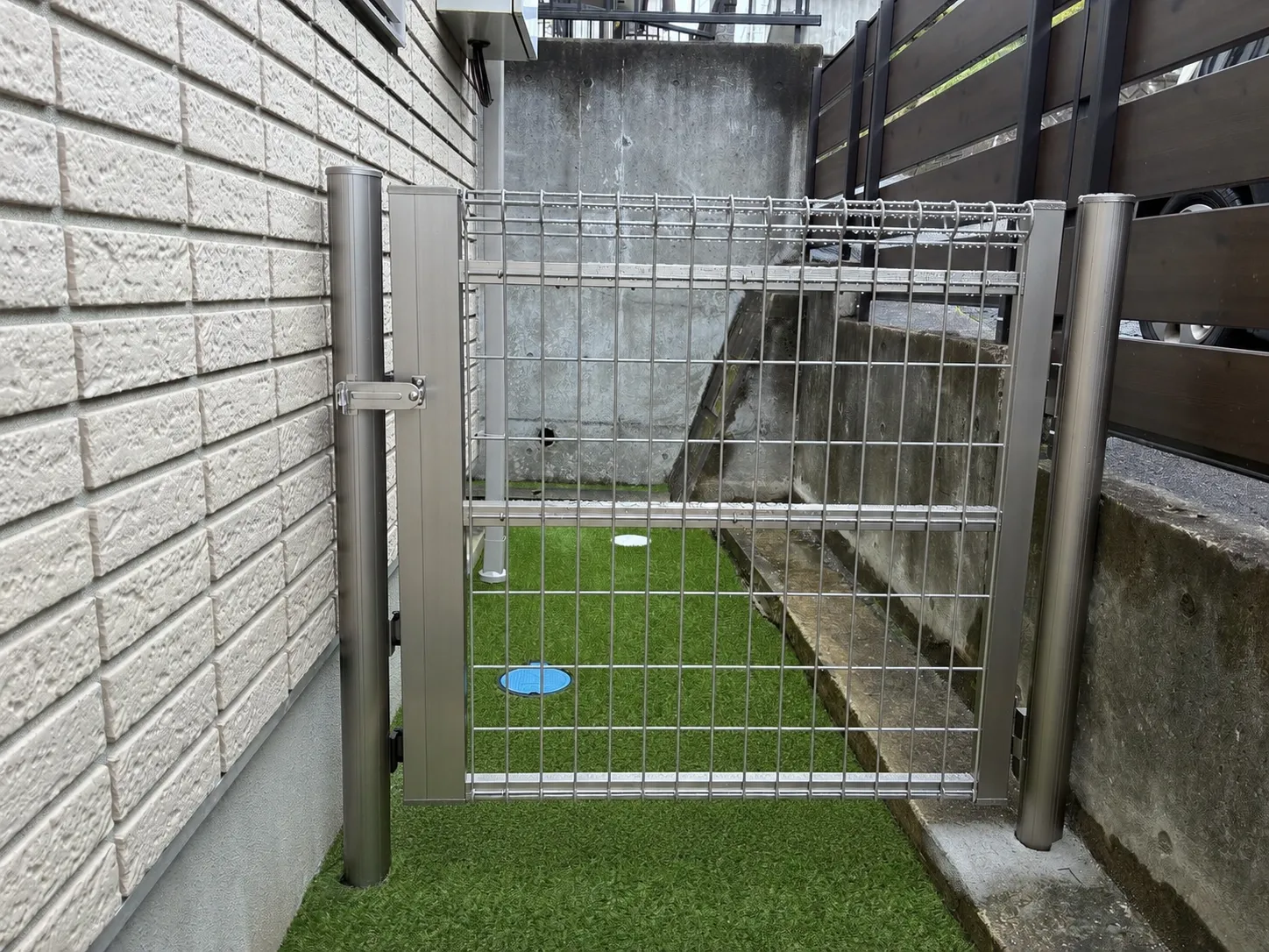 門扉と人工芝で使いやすいお庭へ🌿